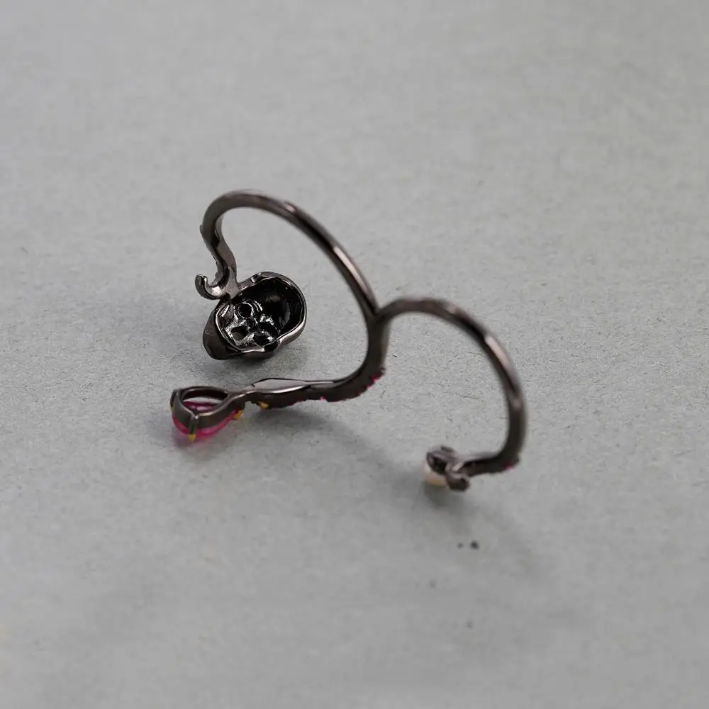 GEM'S BALLET Natural Ruby Gems - Gothic Skull Ring recensie en prijs