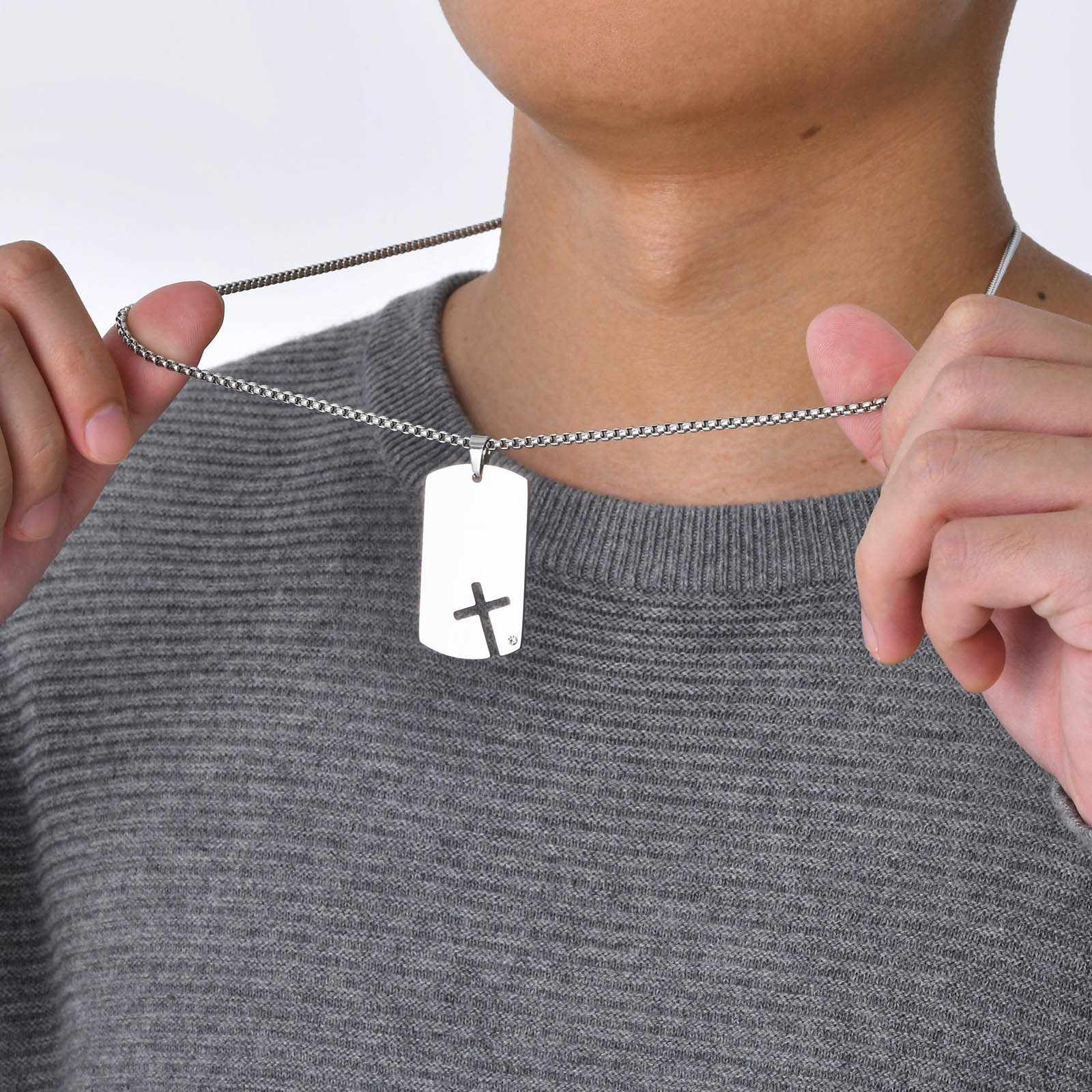 Hollow Cross DogTag Necklaces  - Mens Dog Tag Necklace recensie en prijs