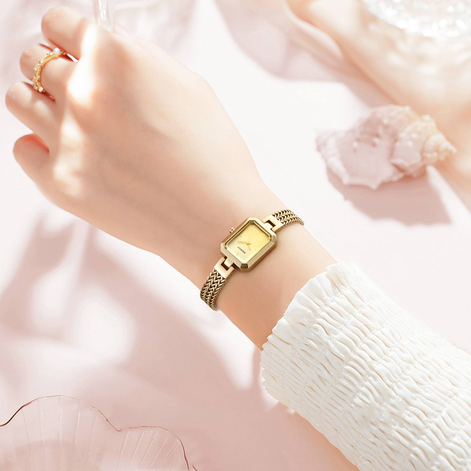 BERNY Gold Watch for Women Min - Mystery Jewelry Jar Watches recensie en prijs